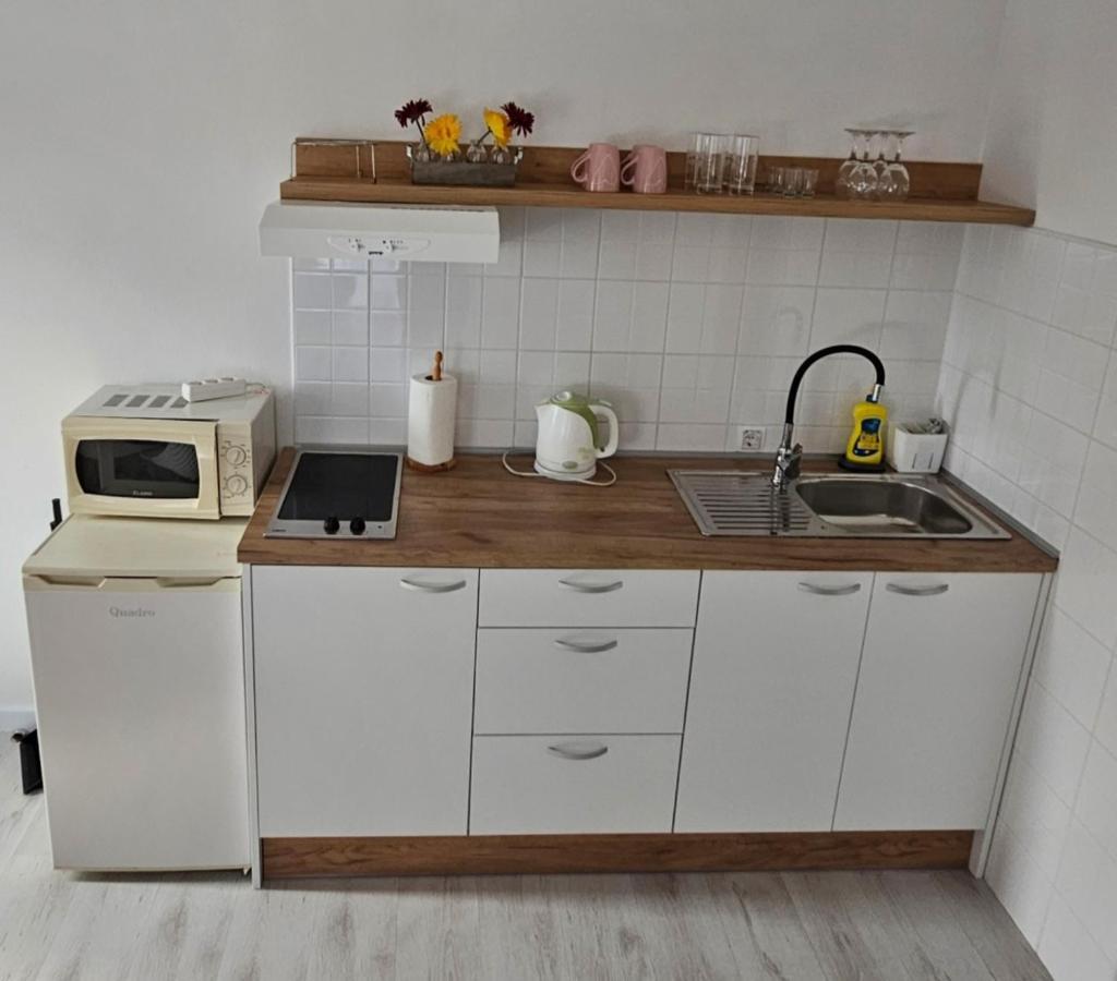 Apartmani Alma Подгора Екстер'єр фото